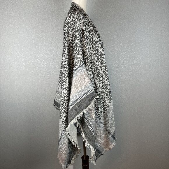 BCBGMAXAZRIA Womens Boho Poncho Wrap Sweater One Size Black Beige Fringe Trim - Picture 6 of 8